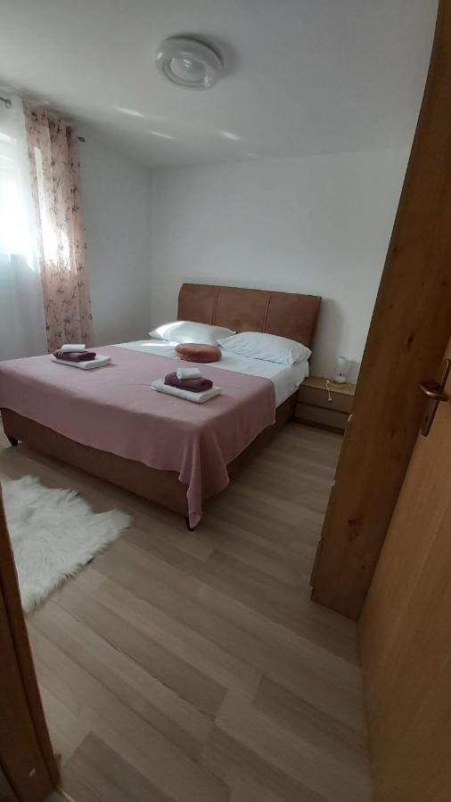 Luka Apartment Galovac  Exterior photo